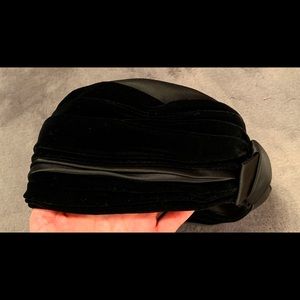 Vintage 50s Norman Durand Black Velvet Pillbox Hat